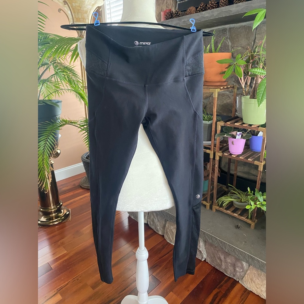 NWOT MPG Leggings